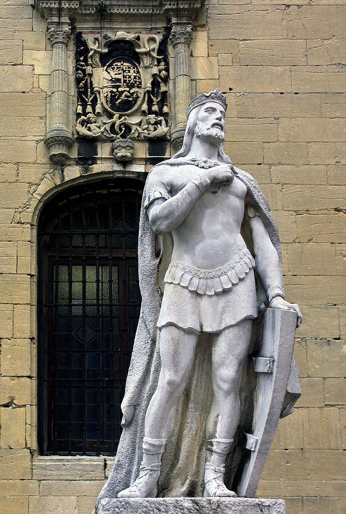 Alfonso II of Asturias OVIEDO Estatua de Alfonso II Rey de Asturias 0503201 Flickr