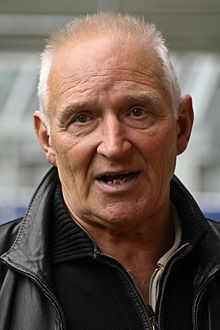 Alfred Schmidt (footballer) httpsuploadwikimediaorgwikipediacommonsthu