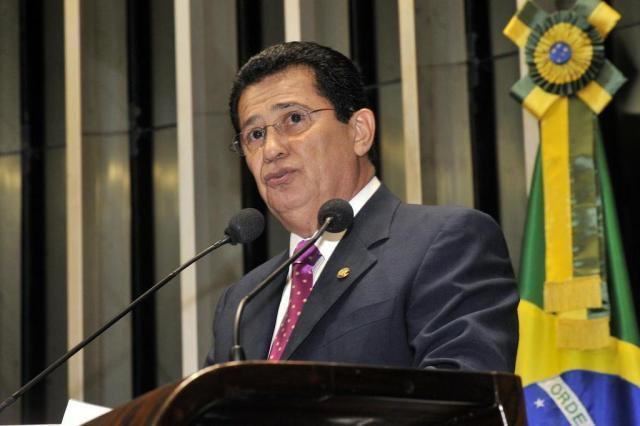 Alfredo Nascimento Deputado Alfredo Nascimento renuncia presidncia do PR e vota pelo