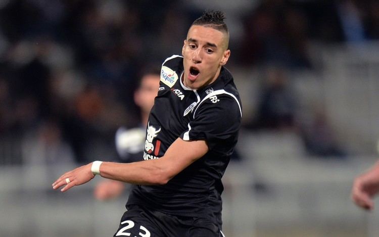 Alharbi El Jadeyaoui Arsenal transfer news Arsenal give trial to Angers star