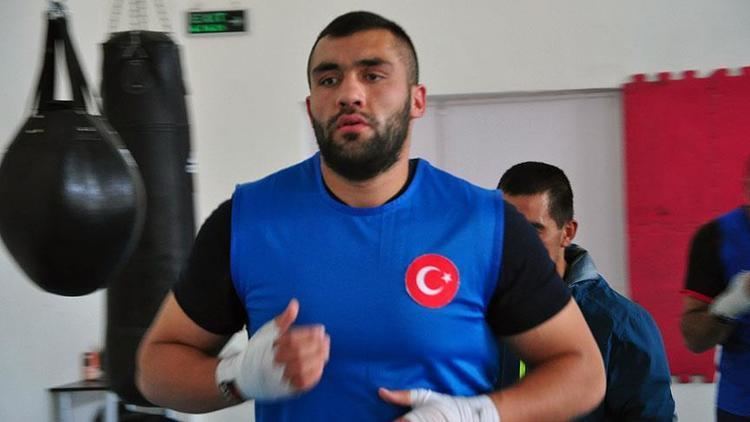 Ali Eren Demirezen Milli boksr Ali Eren Demirezen olimpiyatlara veda etti