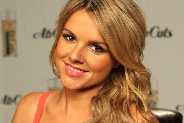 Ali Fedotowsky Bachelorette Ali Fedotowsky tells us why she39s postponing