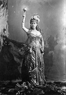 Alice Claypoole Vanderbilt wearing the costume of "The Electric Light"
at a ball on March 26, 1883