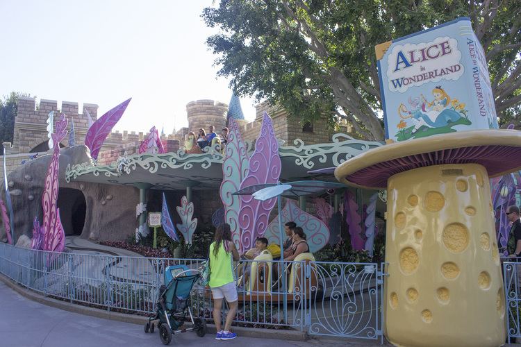 Alice In Wonderland Disneyland Attraction Alchetron The Free 