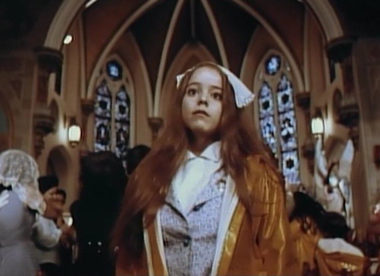 12yo Alice Spages from 1976 thriller movie “Alice Sweet Alice”, portrayed  by Paula Sheppard, who was 19yo at the time : r/13or30