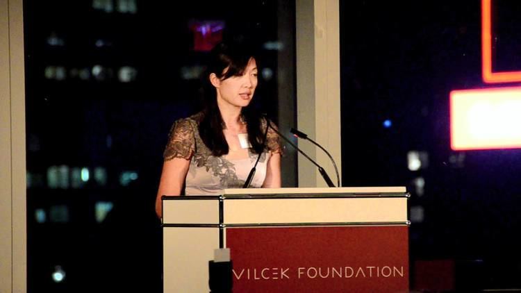 Alice Y. Ting Alice Ting accepts 2012 Creative Promise Prize in Science YouTube