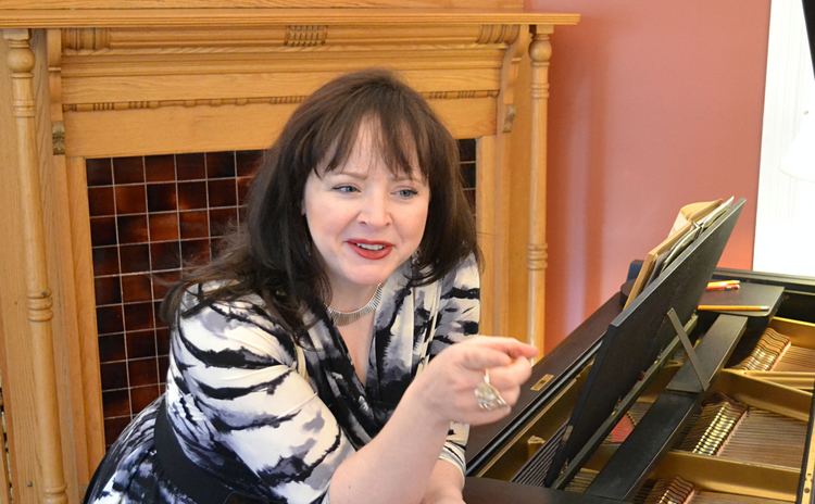 Alicia Berneche Opera Singer Music Educator Alicia Berneche 93 is Profiled