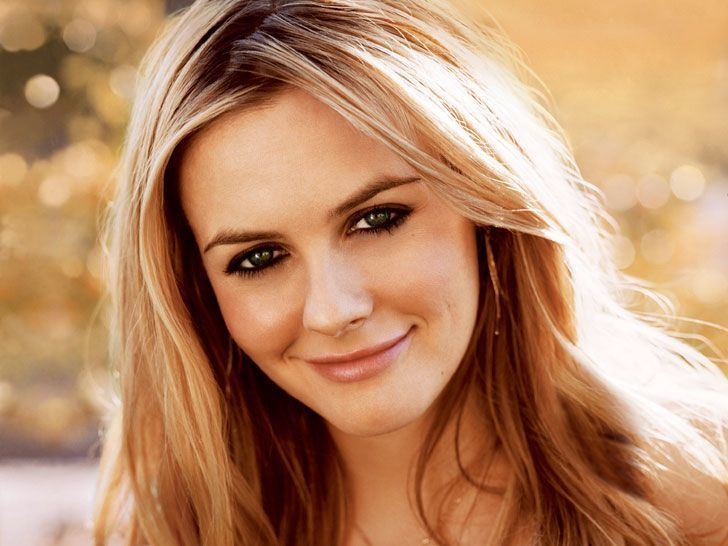Alicia Silverstone How to make your beauty bag look like Alicia Silverstone39s