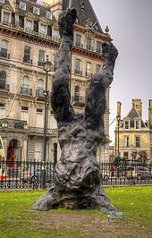Alien (sculpture) httpsuploadwikimediaorgwikipediacommonsthu