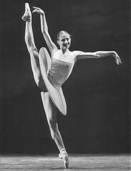 Alina Cojocaru Alina Cojocaru Ballet is Elegance in Motion Pinterest Dancing
