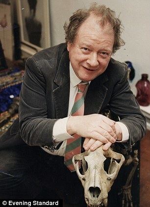 Alistair McAlpine, Baron McAlpine of West Green Lord McAlpine has died at his Italian home aged 71 Daily Mail Online