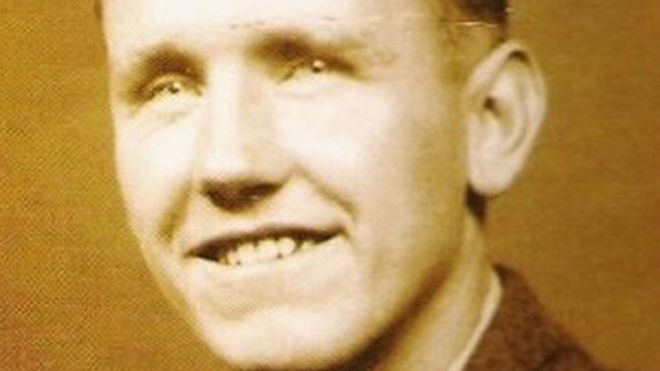 Alistair Urquhart Nagasaki bomb survivor Alistair Urquhart dies aged 97 BBC News