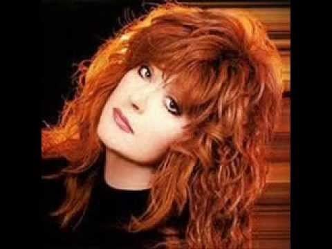 Alla Pugacheva Alla Pugacheva Korallovye BusyGolub Sizokryly YouTube