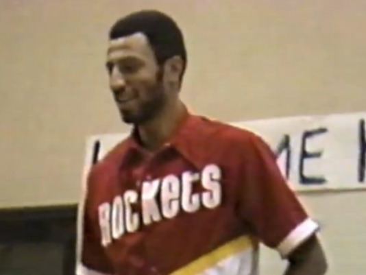 Allen Leavell Muncies Reel History NBA player surprises kids at hoops clinic