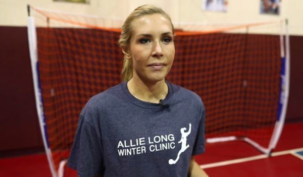 Allie Long US Olympic soccer player Allie Long holds clinic Newsday