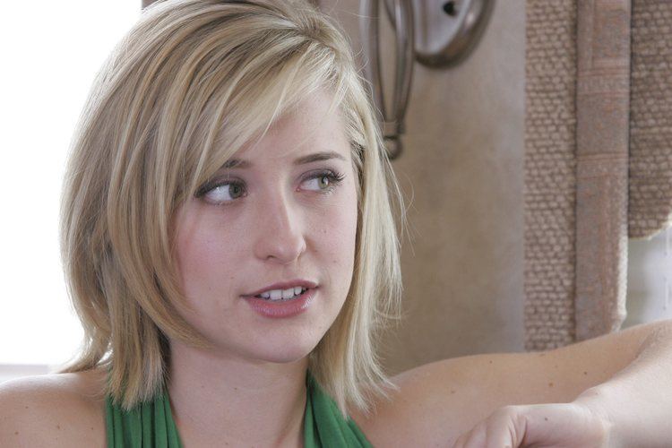 Allison Mack Allison Mack Quotes QuotesGram