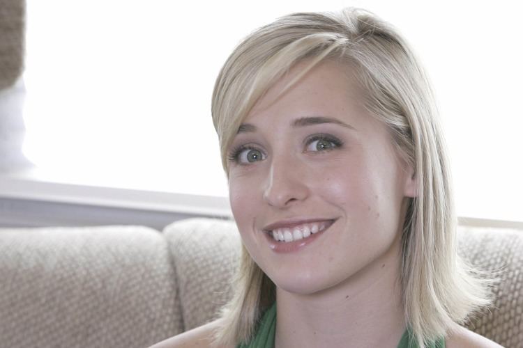 Allison Mack Allison Mack Net Worth 2016 Richest Celebrities