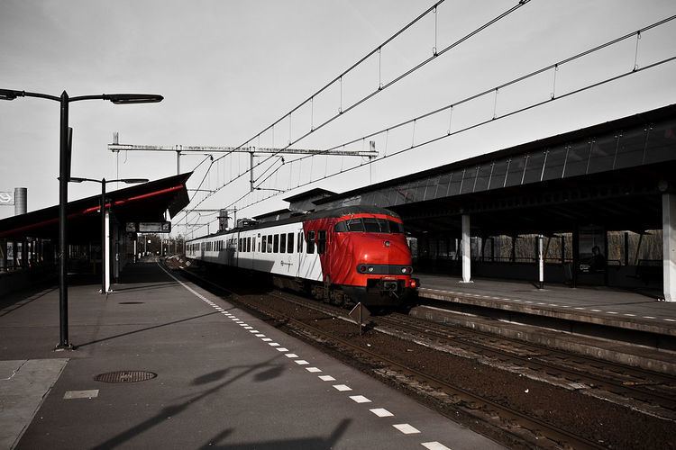 Almere Parkwijk railway station