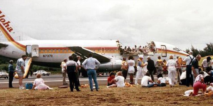 Aloha Airlines Flight 243 9 Unbelievable Airplane Incidents That Will Make You Appreciate How