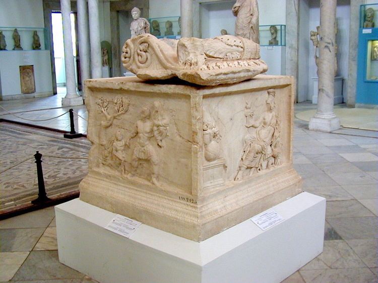 Altar of the Gens Augusta httpsuploadwikimediaorgwikipediacommonsbb