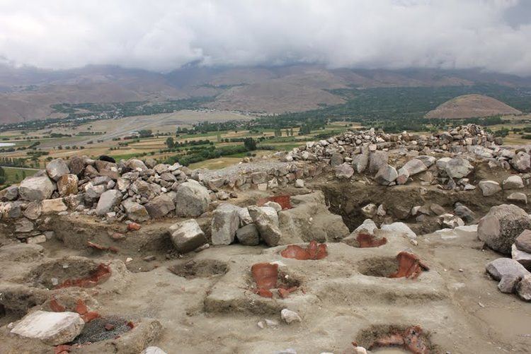 Altıntepe Panoramio Photo of Storage Pots at Altntepe Urartian Castle