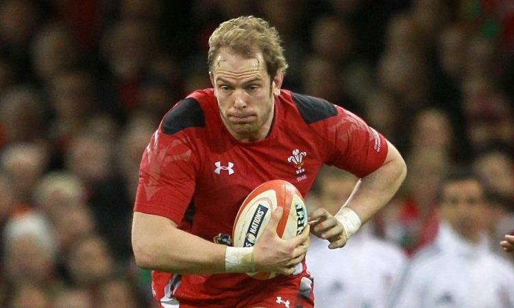 Alun Wyn Jones Ospreys39 Alun Wyn Jones stands alone in hope of better