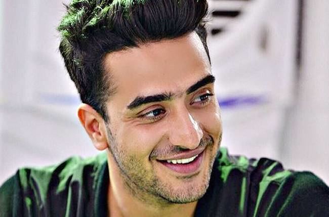 Aly Goni Team YHM showers blessing on birthday Boy Aly Goni