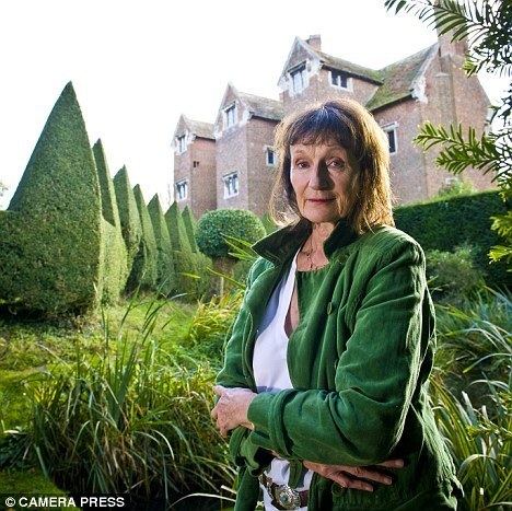 Amanda Feilding Mick Jagger39s friend who drilled a hole in her head to get