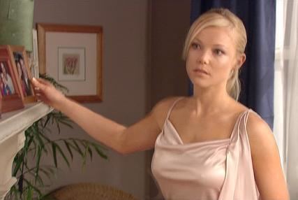 Amanda Vale Holly Brisley Home And Away Amanda Vale