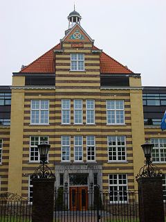 Ambachtsschool, Heerlen httpsuploadwikimediaorgwikipediacommonsthu