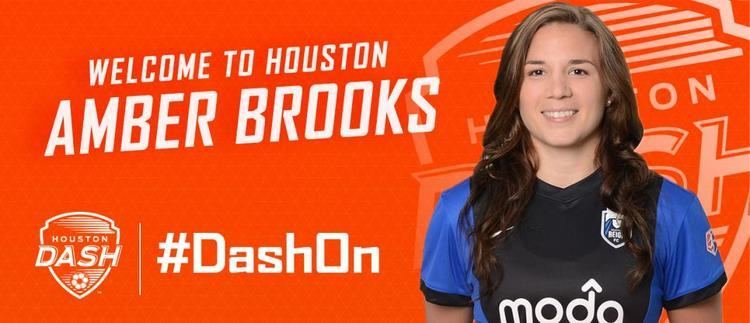 Amber Brooks Houston Dash acquire rights to midfielder Amber Brooks firstround