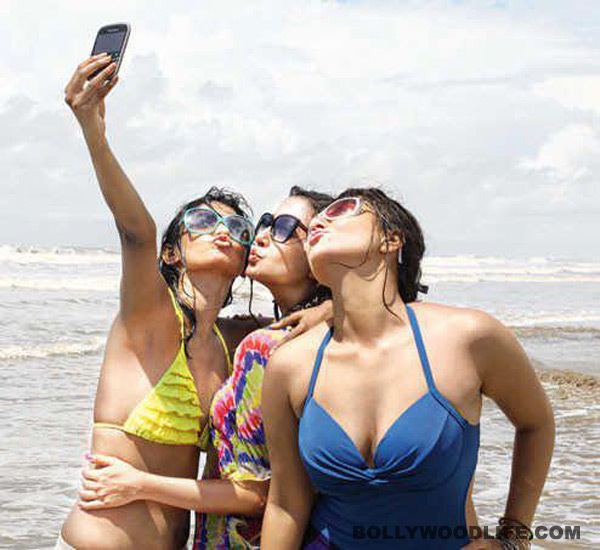 Ami Aar Amar Girlfriends Bengali film Ami Aar Amar Girlfriends fixated on bouncing bosoms