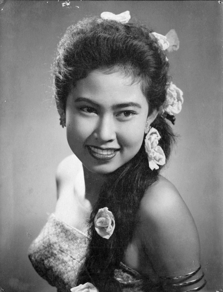 Aminah Cendrakasih FileAminah Cendrakasih c 1960 by Tati Photo Studio 2 Before