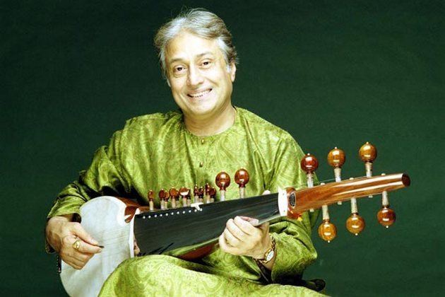 Amjad Ali Khan Ustad Amjad Ali Khan gets back his sarod missing on