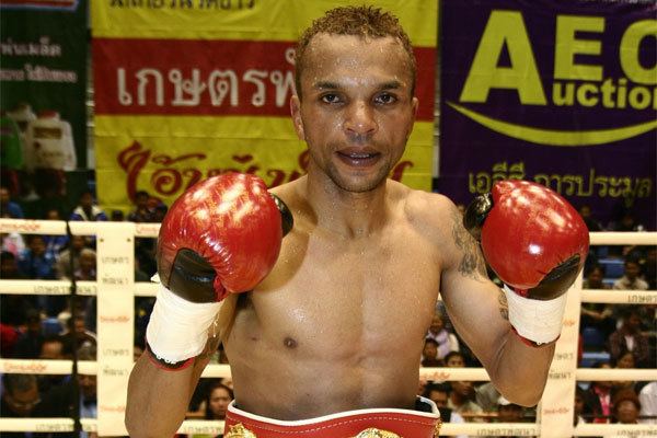 Amnat Ruenroeng Amnat Ruenroeng Boxer Boxing news BOXNEWScomua