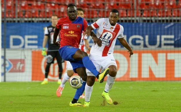 Amos Youga Centrafrique Football Fauves A Amos Youga marque avec