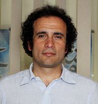 Amr Hamzawy httpsuploadwikimediaorgwikipediacommonsthu