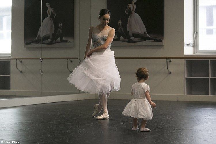 Amy Harris (dancer) Australian Ballet dancer mixing ballet with bringing up a baby