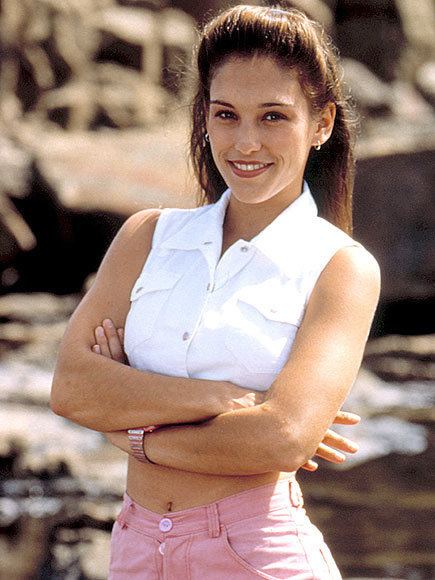 Amy Jo Johnson Amy Jo Johnson Performs as Pink Power Ranger to Promote