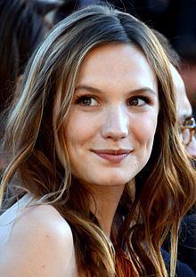 Ana Girardot httpsuploadwikimediaorgwikipediacommonsthu