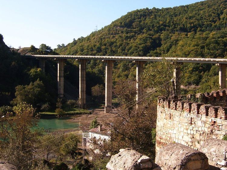 Ananuri Bridge