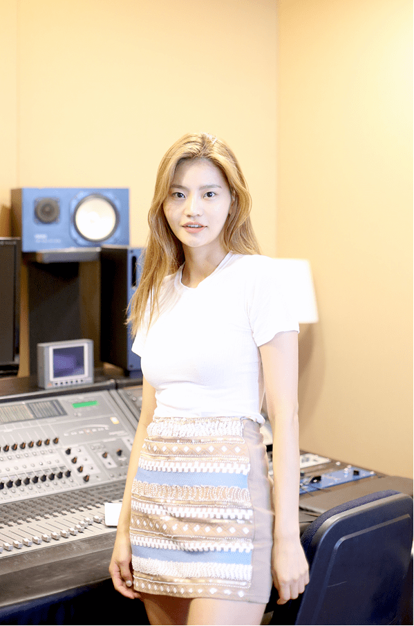 Anda (singer) A KCrush interview with the unique and talented singer Anda