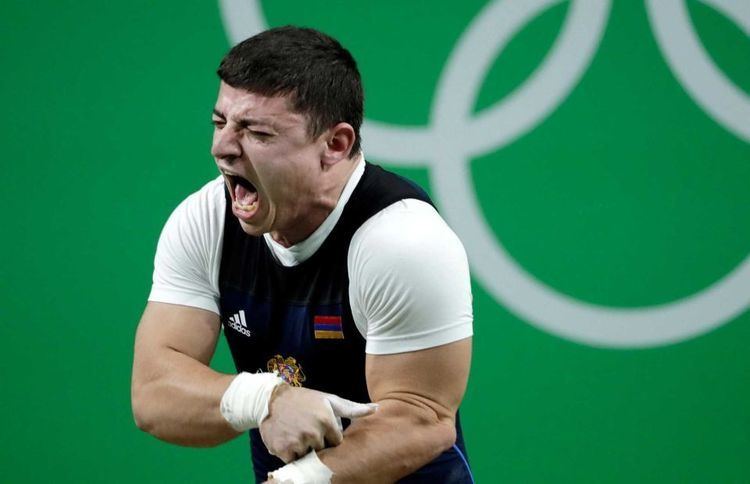 Andranik Karapetyan Rio Olympics Andranik Karapetyan Armenian weightlifter dislocates