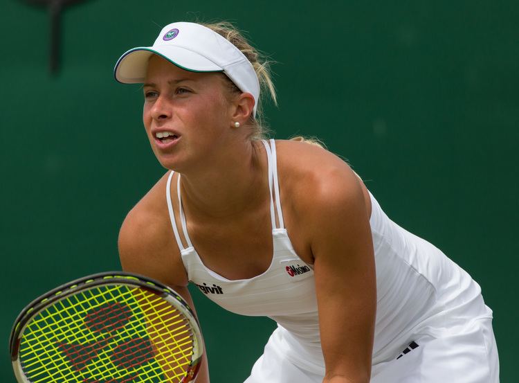 Andrea Hlaváčková FileAndrea Hlavkov 8 2015 Wimbledon Qualifying Diliffjpg