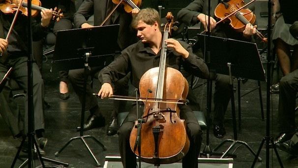 Andrei Ioniță Romanian cellist Andrei Ionita gold at International Tchaikovsky