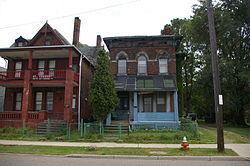 Andrew and James Dall Houses httpsuploadwikimediaorgwikipediacommonsthu