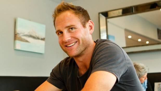 Andrew Ellis Seven Sharp welcomes former All Black Andy Ellis as garden guide