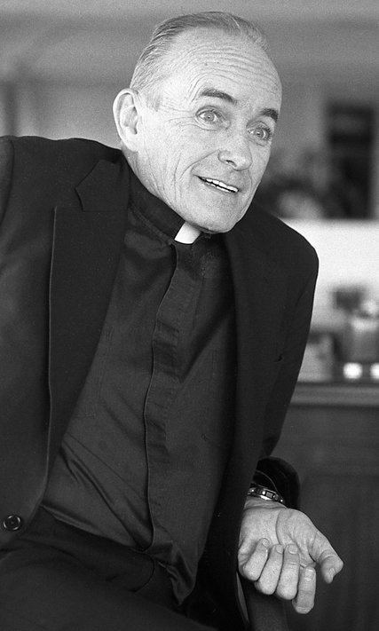 Andrew Greeley Andrew Greeley Outspoken Priest and Writer Dies at 85