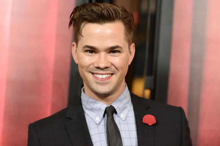 Andrew Rannells Glee Adds Broadway Star Andrew Rannells for Series Finale