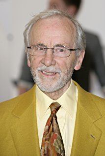 Andrew Sachs iamediaimdbcomimagesMMV5BMTY1OTAzMTMyNF5BMl5